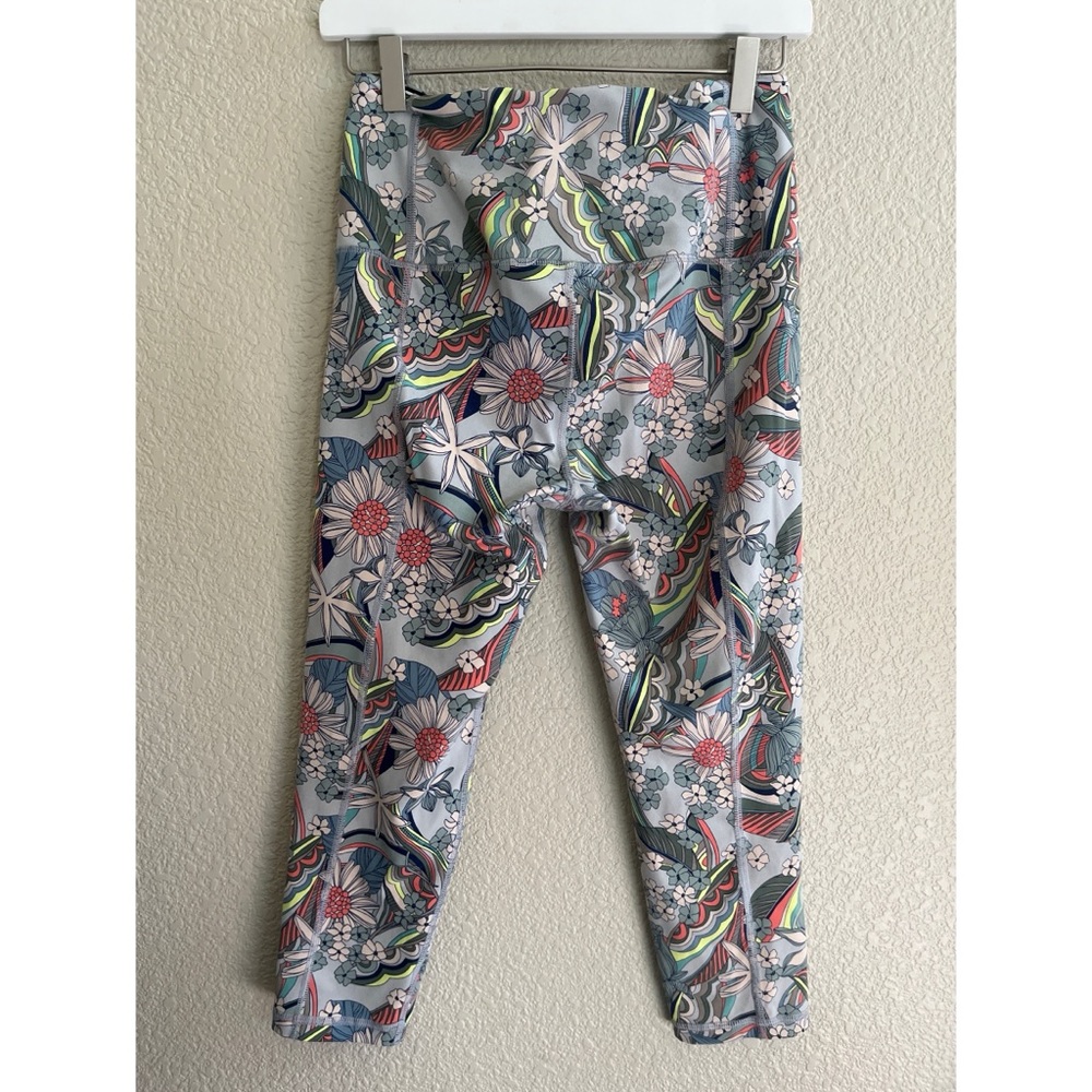 Victoria’s Secret Sport VSX Knockout Gray Floral Leggings Women’s Medium - Picture 2 of 4